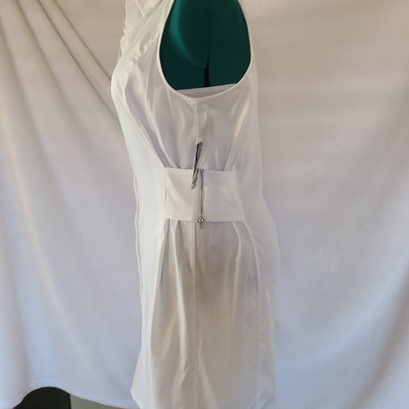 White dress - Picture 5 of 8